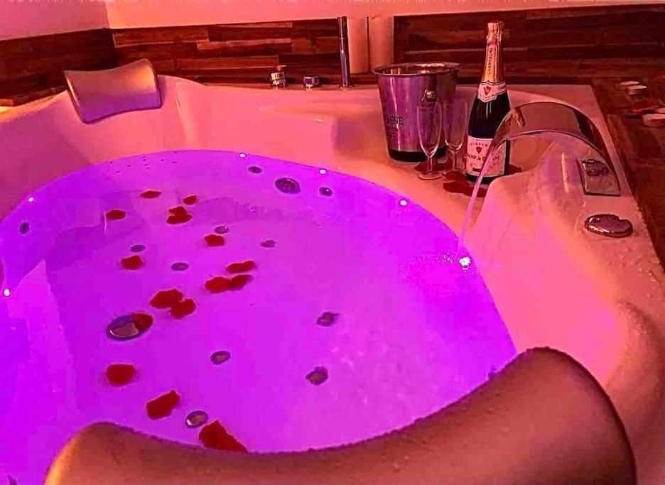 Sejour Detente Au Coeur De Macon Spa,Cine,Bouteille Offerte Eksteriør billede